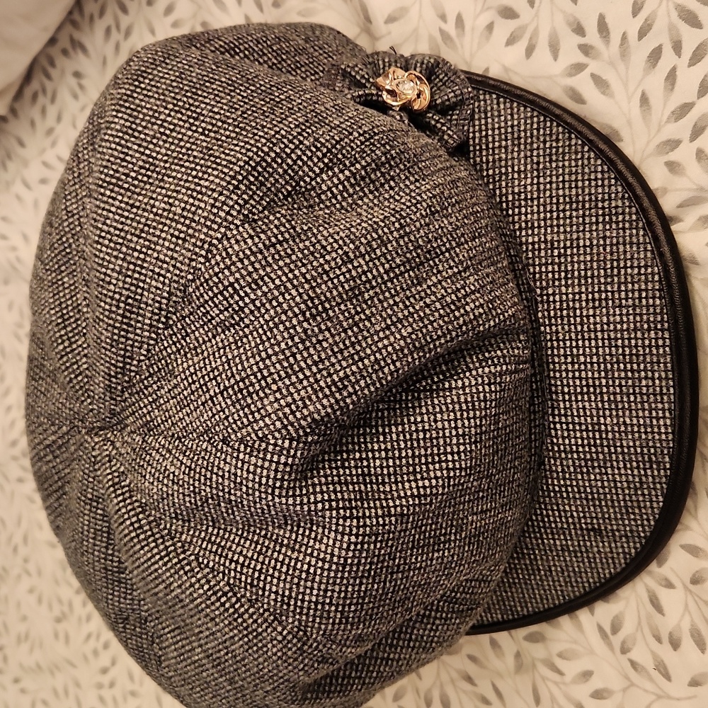 Woman's NBW Newsboy hat.
